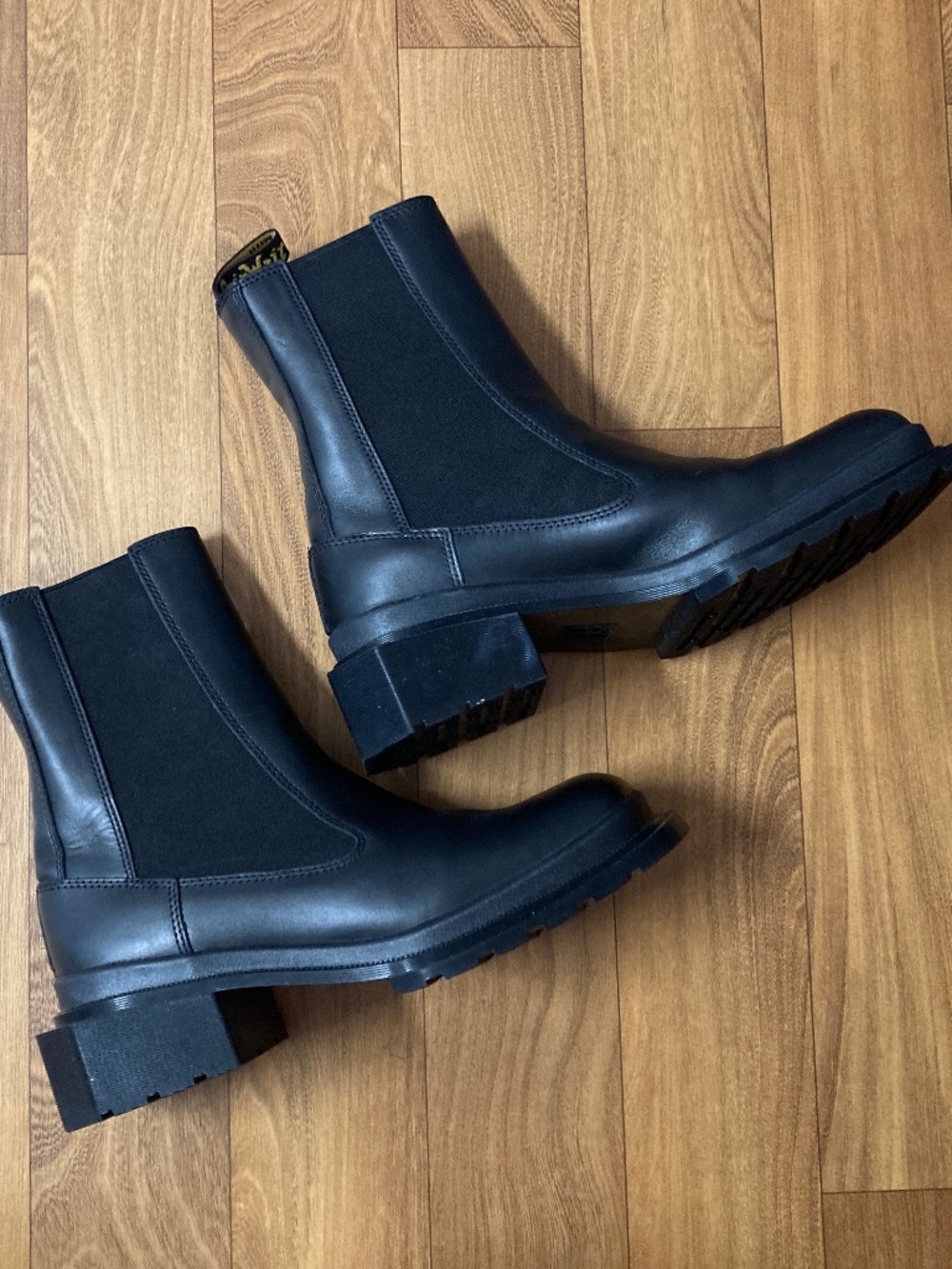 Dr Martens Maybole Chelsea Tall Black Leather Square Boots Size US 8 Worn Once
